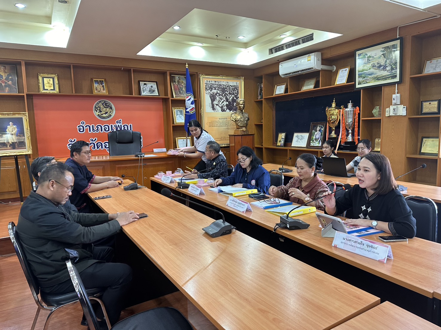 สำนักงานพัฒนาชุมชนอำเภอเพ็ญ ร่วมประกวด กองทุนพัฒนาบทบาทสตรีดีเด่น” ระดับจังหวัด มุ่งเชิดชูเกียรติกลไกขับเคลื่อนสตรีสู่ความเข้มแข็ง