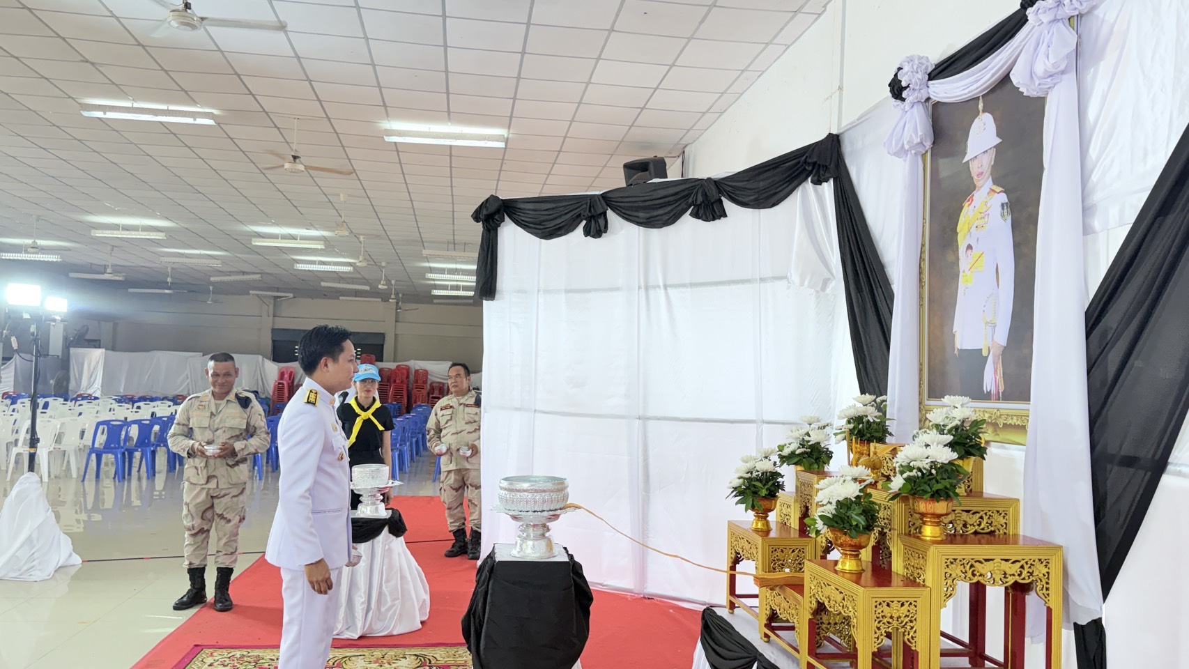 พิธีสรงน้ำพระศพ และลงนามแสดงความไว้อาลัย เบื้องหน้าพระฉายาลักษณ์ สมเด็จพระเจ้าลูกเธอ เจ้าฟ้าพัชรกิติยาภา นเรนทิราเทพยวดี กรมหลวงราชสาริณีสิริพัชร มหาวัชรราชธิดา