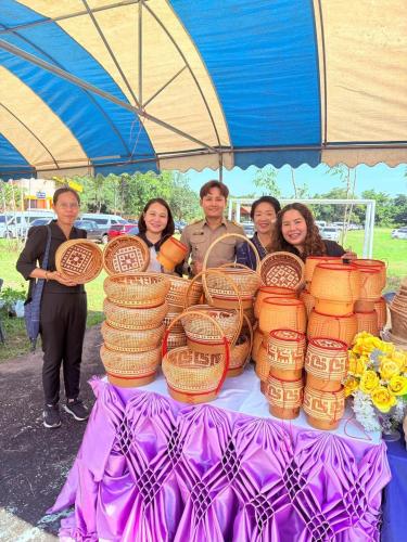 กิจกรรมจังหวัดเคลื่อนที่ ณ โรงเรียนจอมศรีพิทยาคาร ตำบลจอมศรี อำเภอเพ็ญ 
